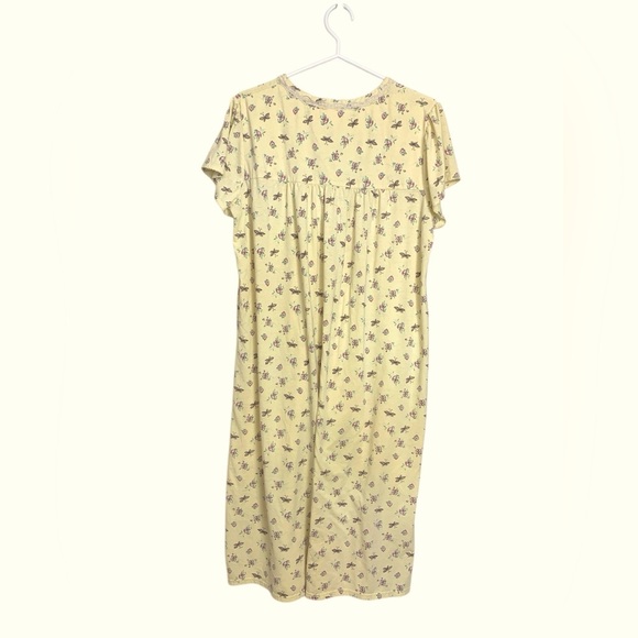 Vanity Fair Soft Pale Yellow Nightgown, Delicate Butterflies & Rises Pattern - Picture 3 of 9